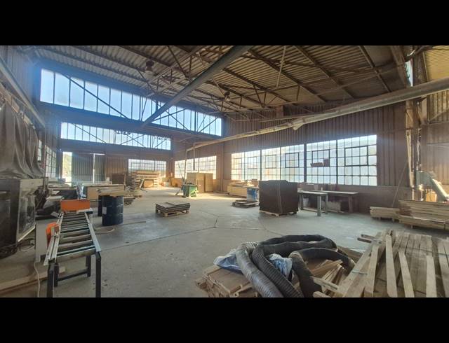 2,500M² FACTORY TO LET IN ANDERBOLT